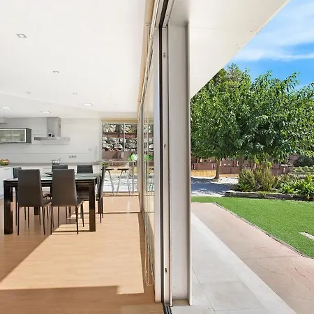 Villa 160683 - Con Vistas En Lloret De 8 Pers 4 Dormitorios Cerca De Mar Y Con Wifi.