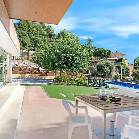 Villa 160683 - Con Vistas En Lloret De 8 Pers 4 Dormitorios Cerca De Mar Y Con Wifi.